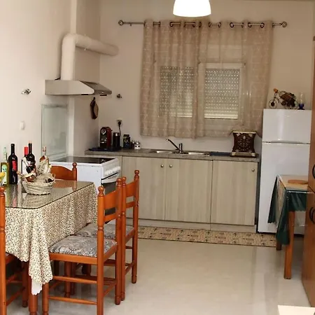 An Ideal 3 Bedroom In - Crete Apartmán