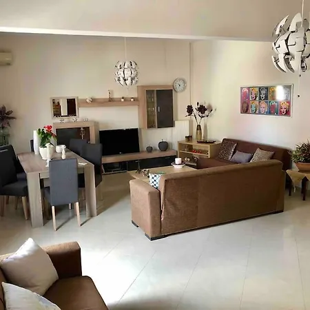 An Ideal 3 Bedroom In - Crete *